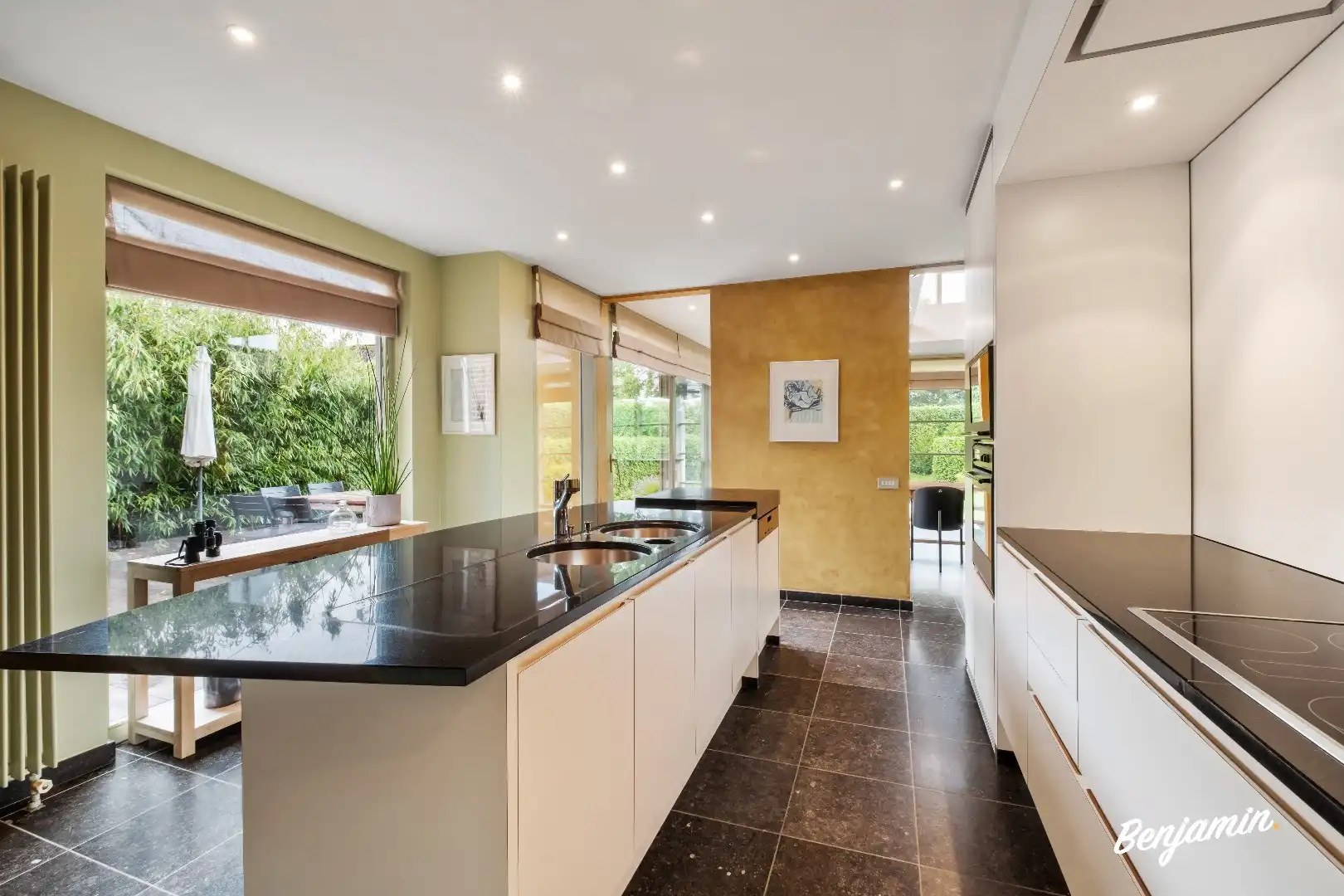 Villa met aparte praktijkruimte, zonnige tuin, garage en carport in Houthulst foto 13