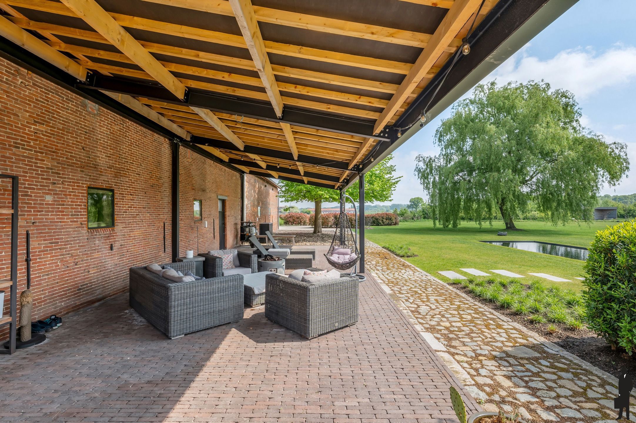 Unieke hoeve met schuur en bijgebouw op een perceel van 1ha foto 7