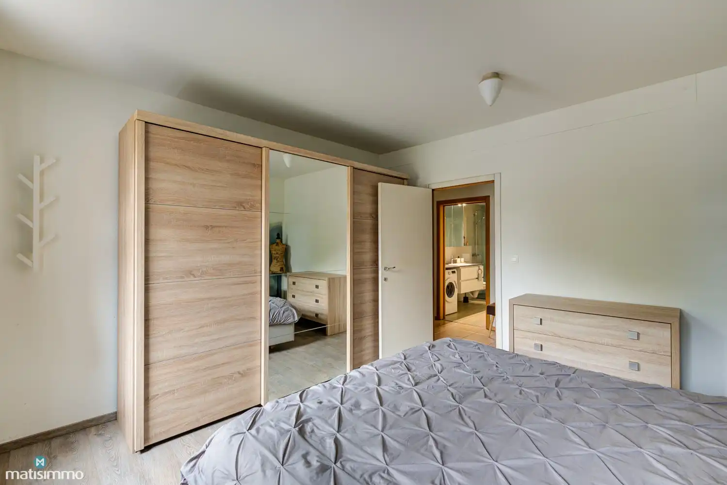 RUIM INSTAPKLAAR GELIJKVLOERS APPARTEMENT MET TWEE SLAAPKAMERS EN TUIN TE ZUTENDAAL foto 17