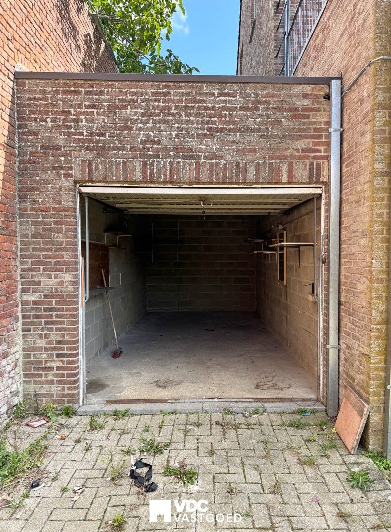 Volledig gerenoveerd appartement met 2 slaapkamers, garage en tuintje foto 12