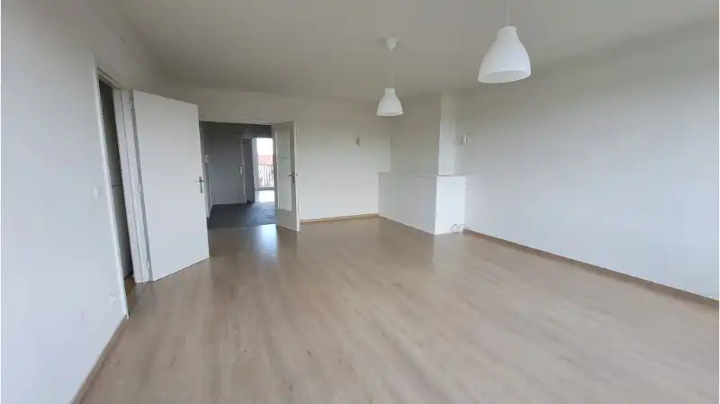 Ruim 2-slaapkamerappartement met TERRAS te huur in Brugge foto 4