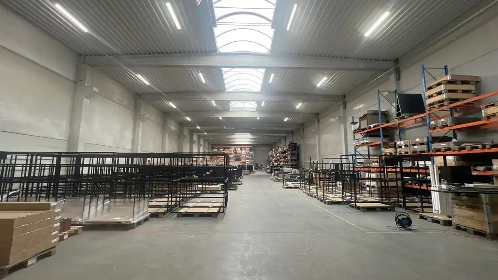 Magazijn te huur in de Heikensstraat in Zele foto 5