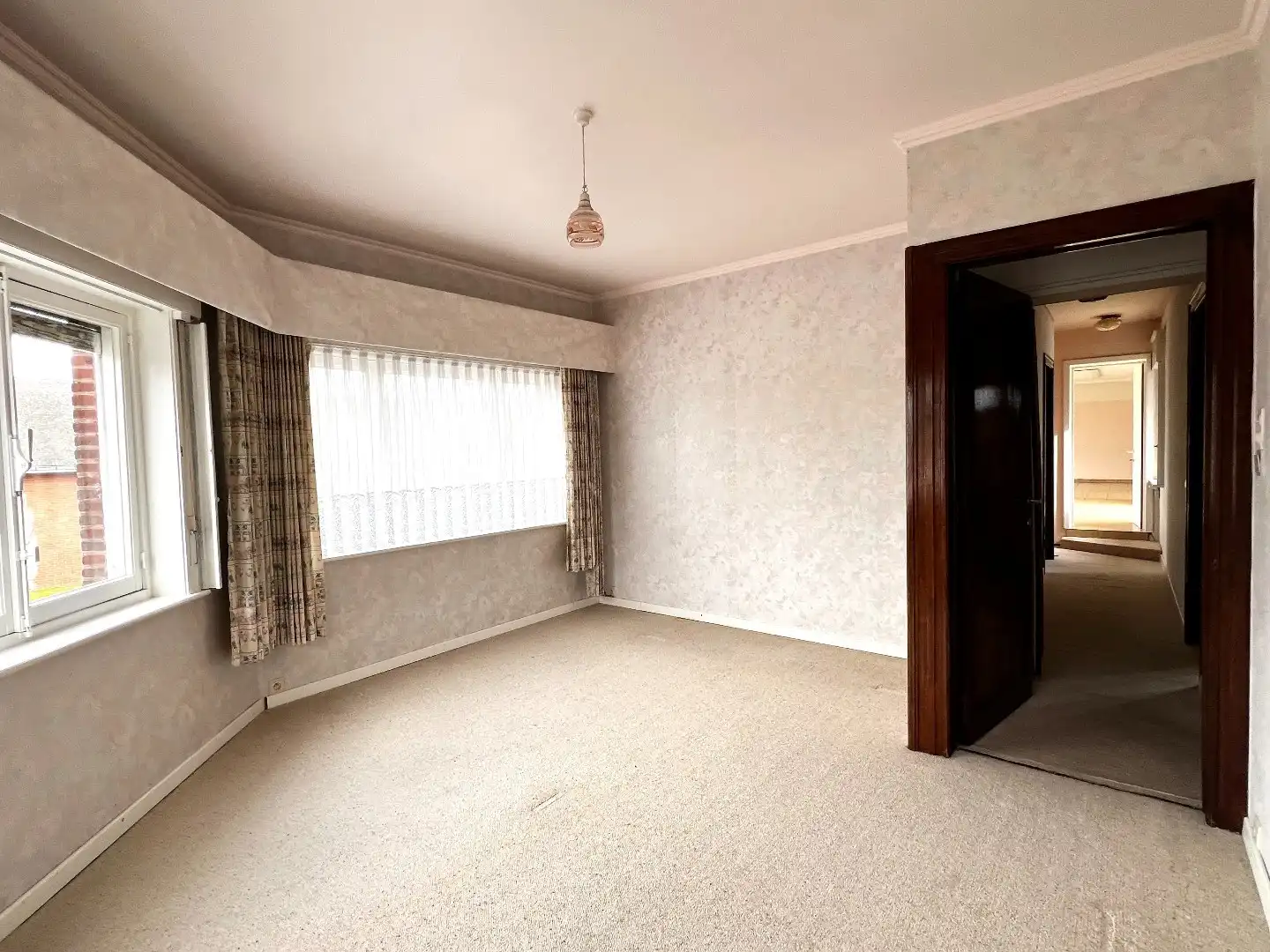 Ruime hoekwoning met handelsruimte en tal van mogelijkheden! foto 13