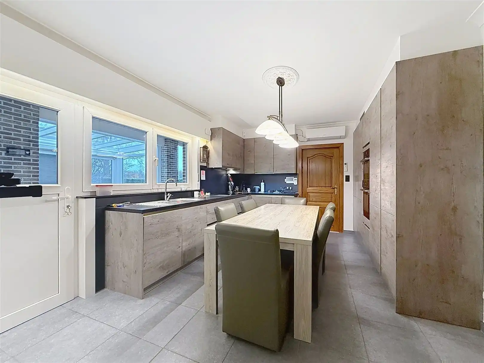 Ruime open bebouwing met 4 slpks, veranda, tuin, garage, 8a  foto 12