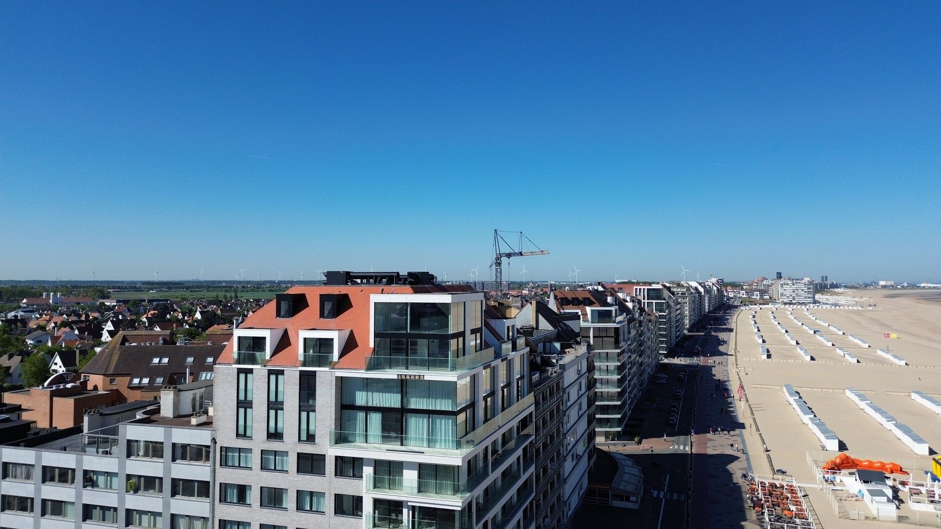 Exclusieve hoekduplex van 427 m² met frontaal zeezicht foto 2