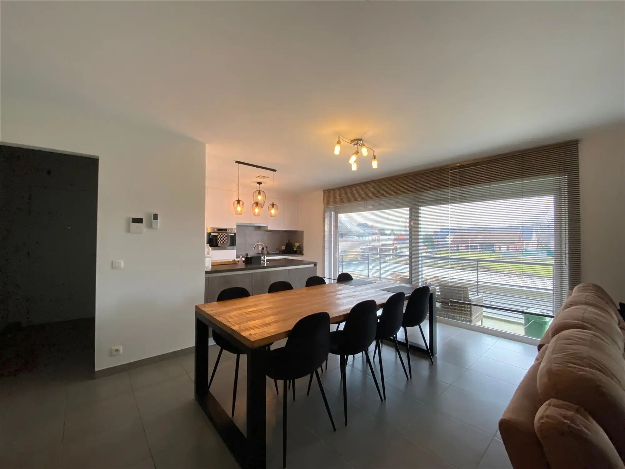 Appartement met twee slaapkamers in een rustige en mooie residentie foto {{pictureIndex}}
