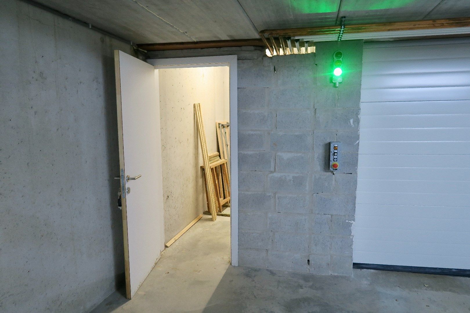 Bijna-nieuwbouw gelijkvloers appartement met tuin. foto 25