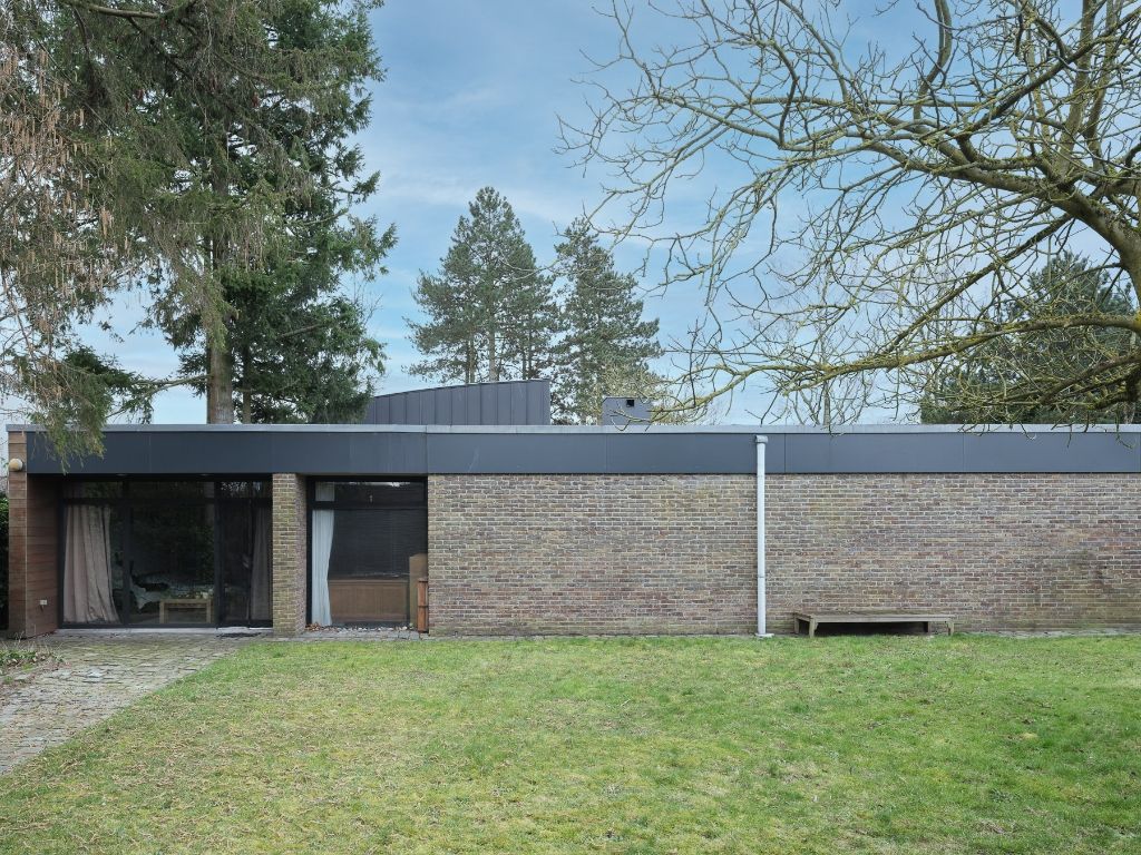 Merelbeke – Op te frissen, ruime architecturale woning (bvo 396 m2) met polyvalente mogelijkheden en bovengelegen zorgwoning op een groen perceel van 1.294m2. foto 19