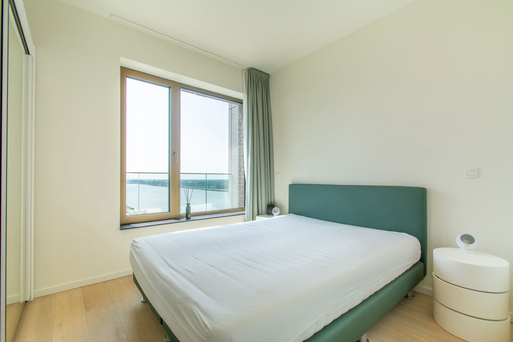 Ongemeubeld 2 slaapkamer appt. met zicht op de Schelde foto 10