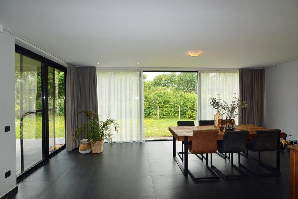 Moderne, energiezuinige woning met 4 slpks op 7a 7ca. foto 10