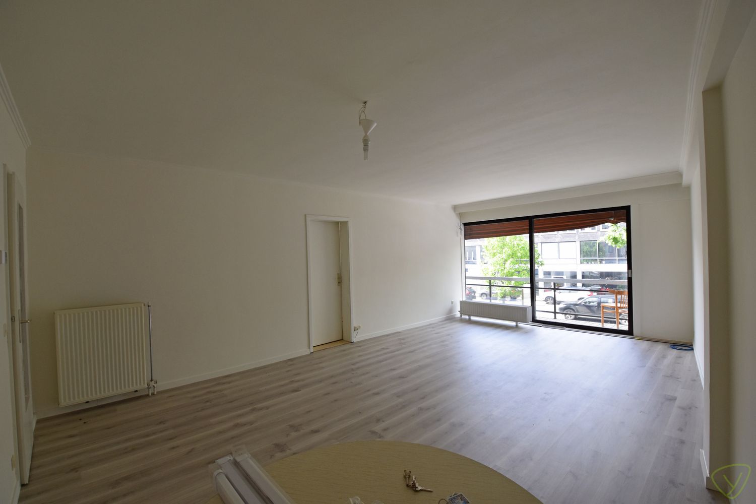 Gerenoveerd appartement te huur in het centrum van Eeklo! foto 4