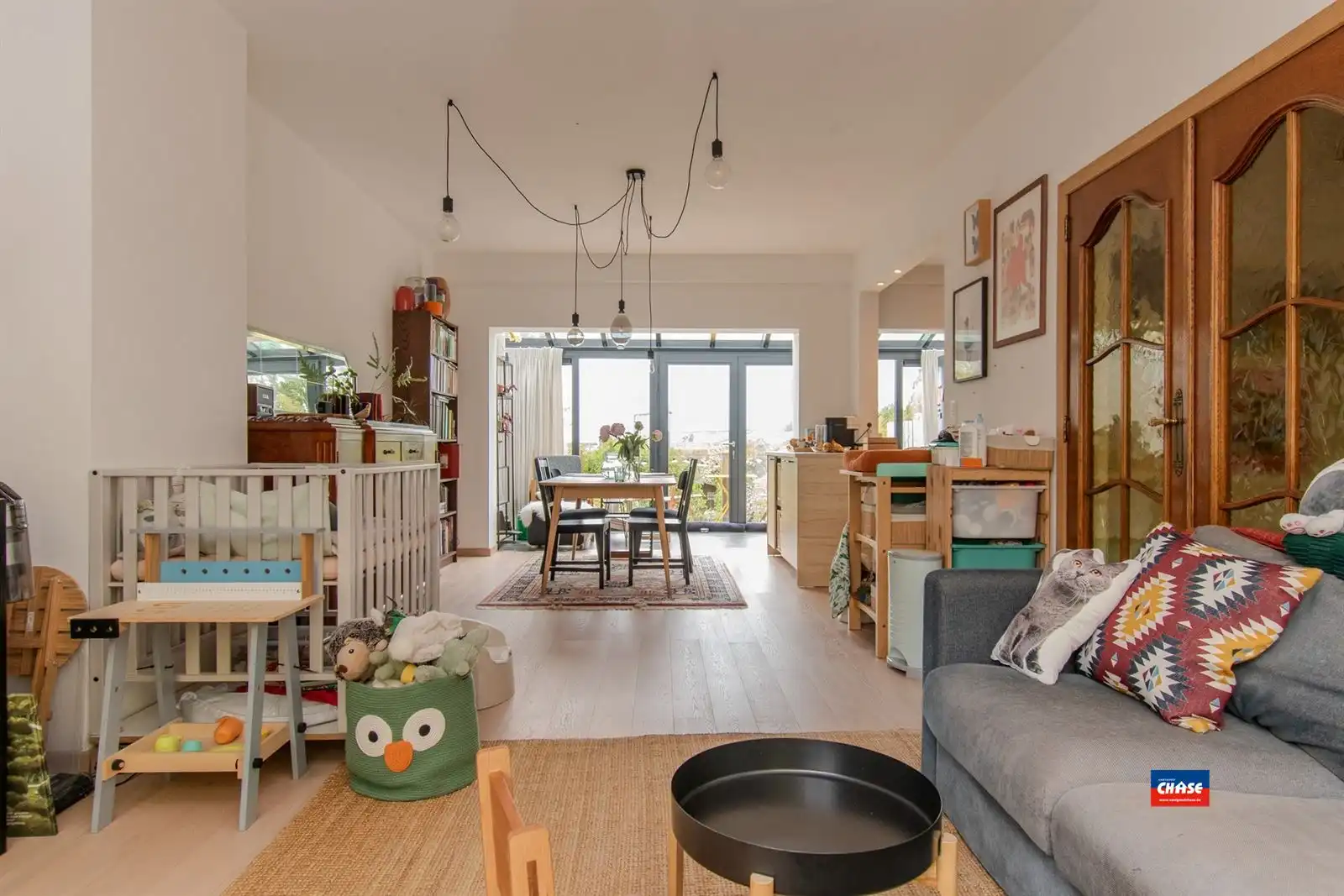 Instapklare Bel-étage met drie slaapkamers en grote tuin foto 2