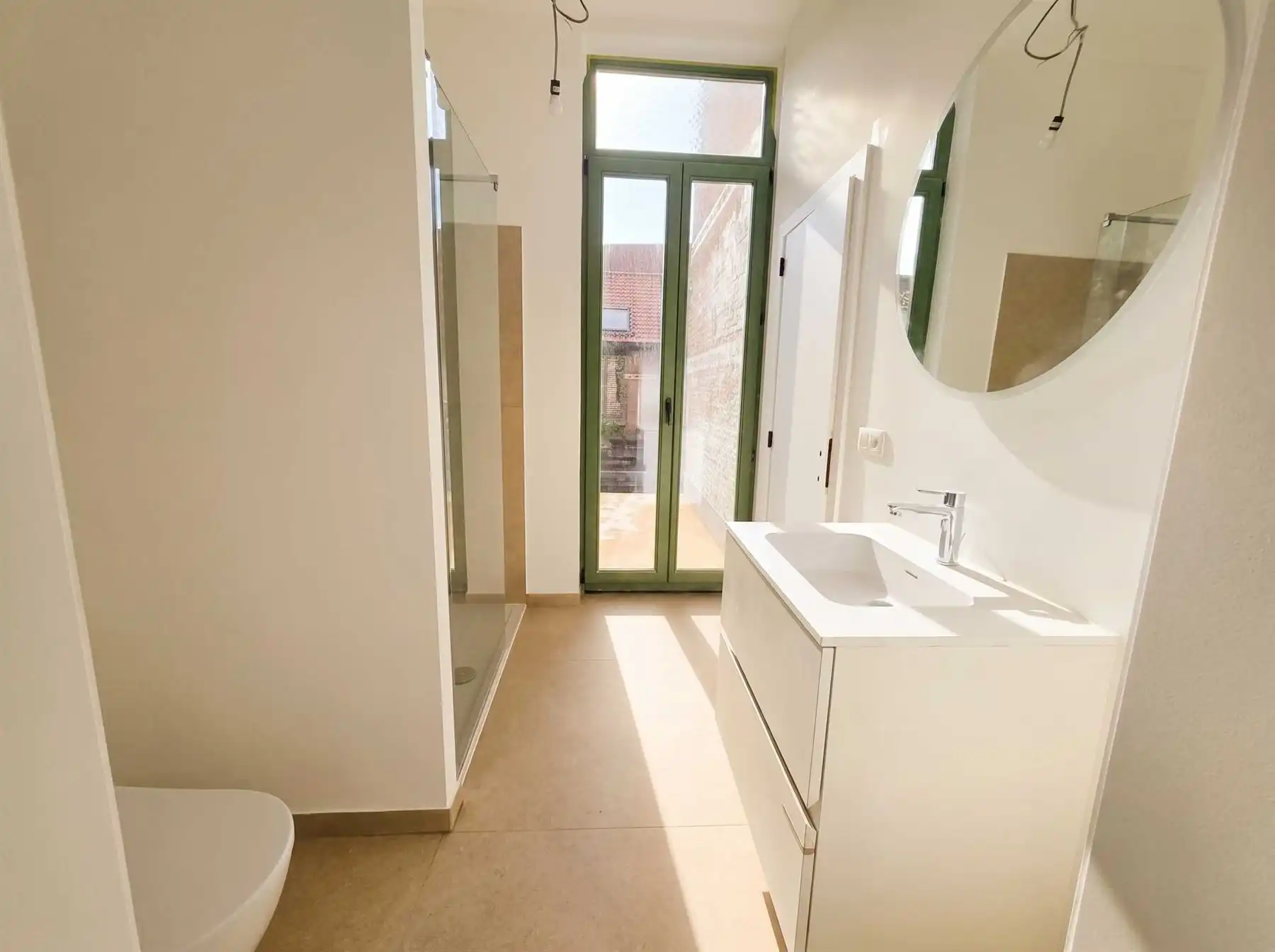 Volledig gerenoveerd appartement met 1 slaapkamer, balkon en terras nabij Zurenborg foto 5