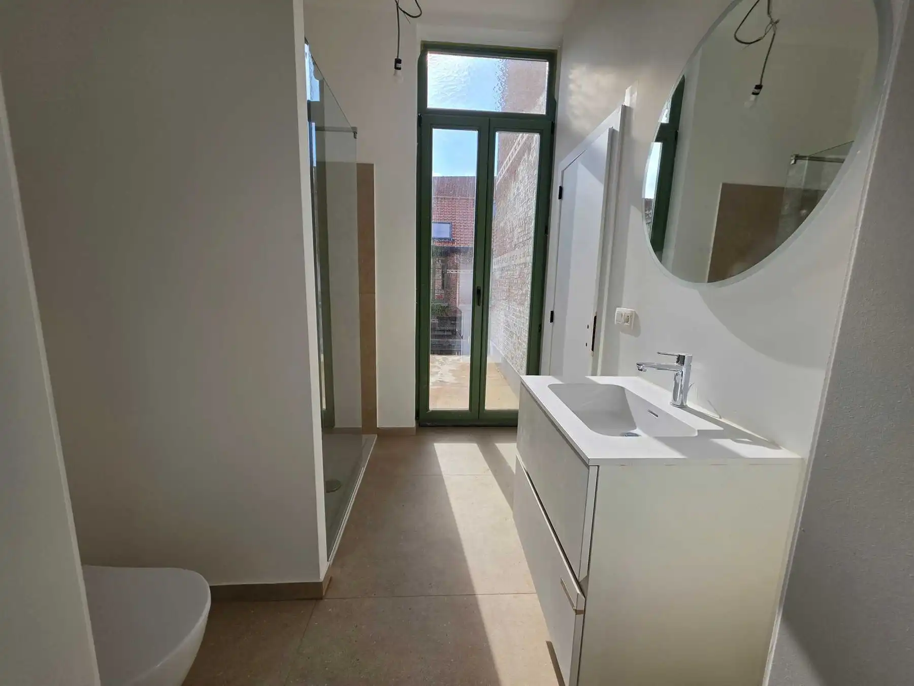 Volledig gerenoveerd appartement met 1 slaapkamer, balkon en terras nabij Zurenborg foto 5