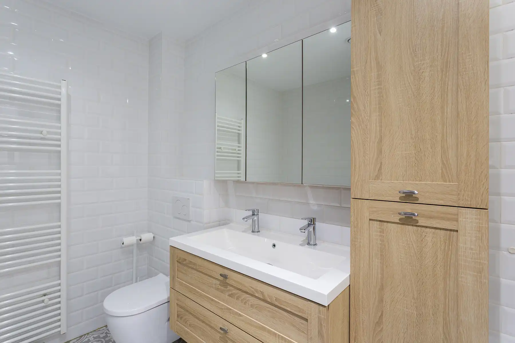 2060 - Gerenoveerd 1 slaapkamer gelijkvloersappartement. foto 11