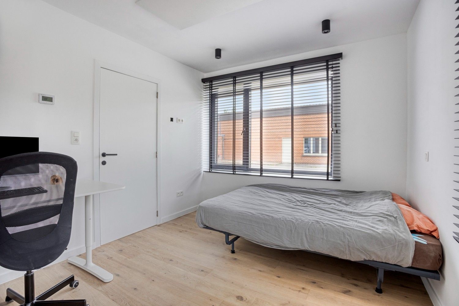Volledig gerenoveerde woning met 5 slaapkamers en bijgebouw met diverse mogelijkheden foto 15