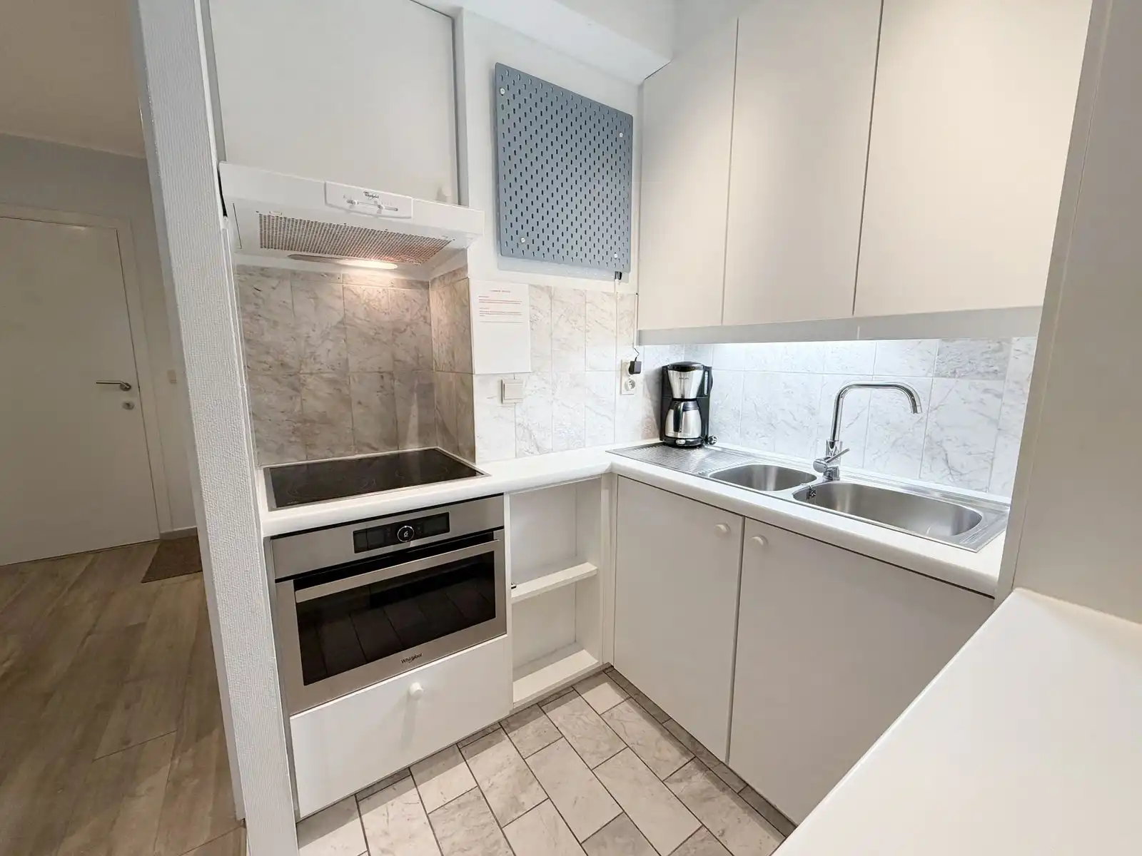 Lichtrijke studio op toplocatie nabij zee & strand foto 6