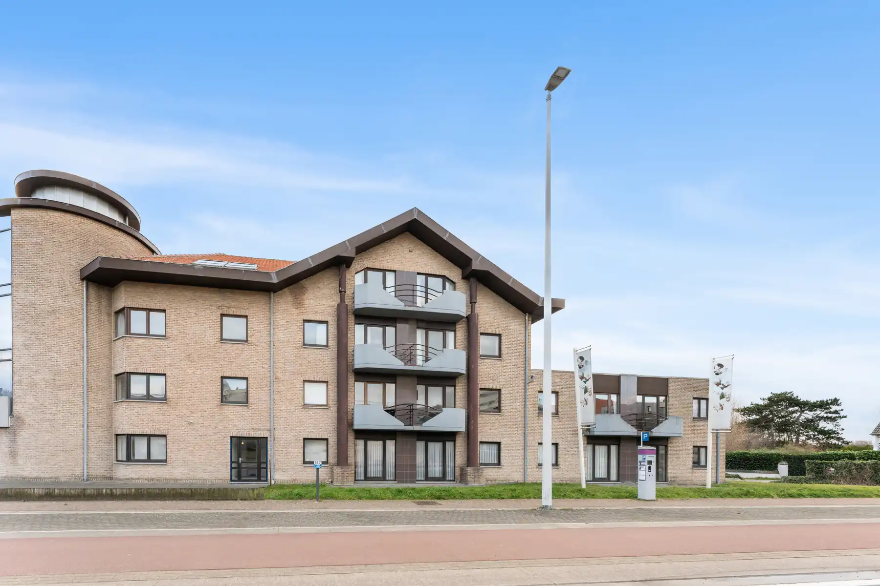 Gezellig appartement met terrasje vlakbij zee foto {{pictureIndex}}