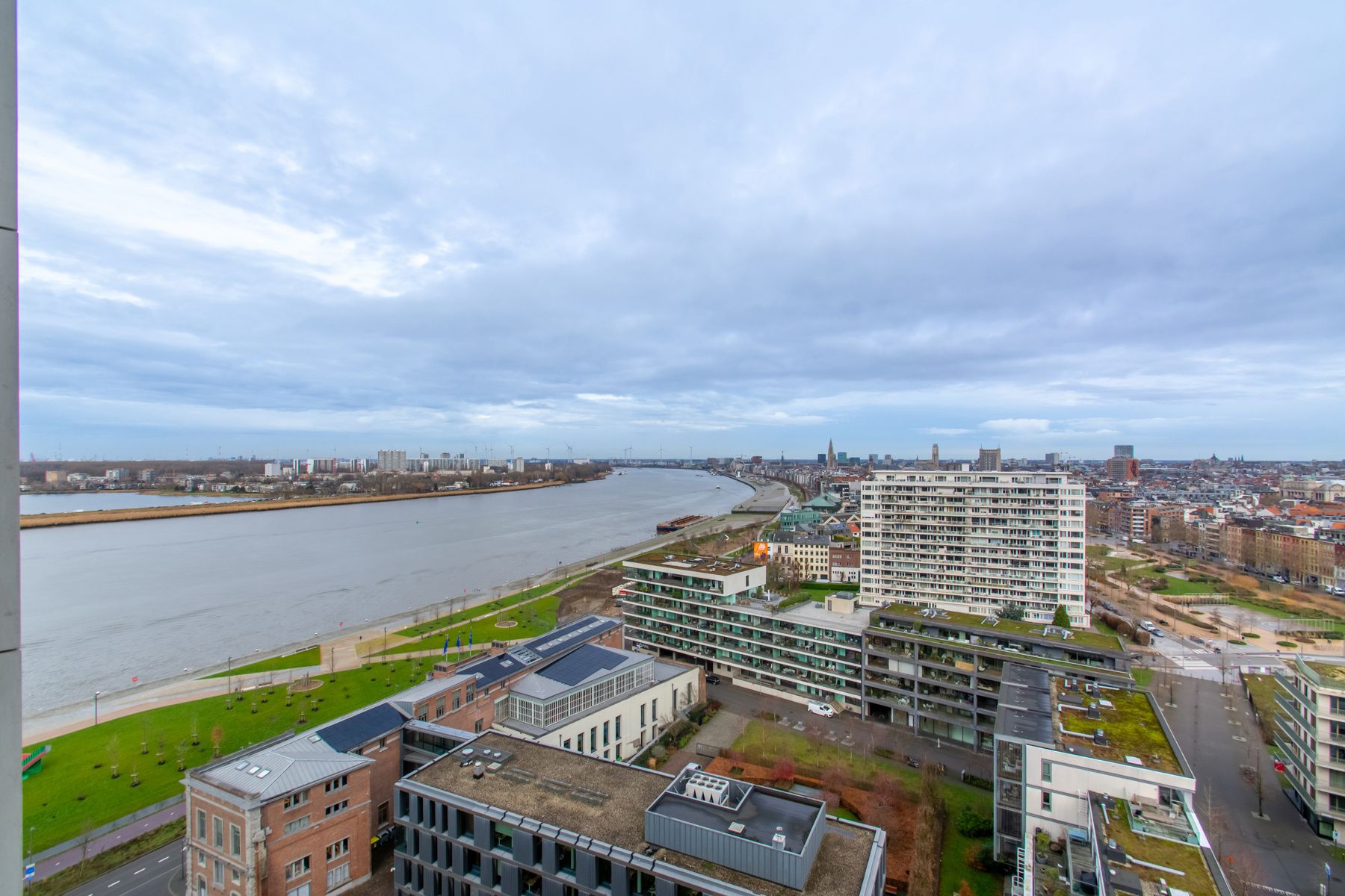 Gemeubeld 2 slaapkamer appt. met zicht op de Schelde foto {{pictureIndex}}