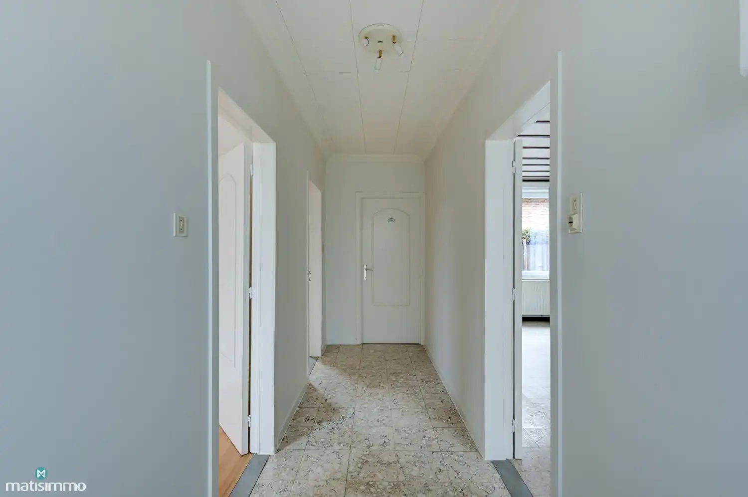 RUSTIG GELEGEN EENGEZINSWONING MET 2 SLAAPKAMERS, TUIN EN GARAGE TE VLIERMAALROOT foto 2