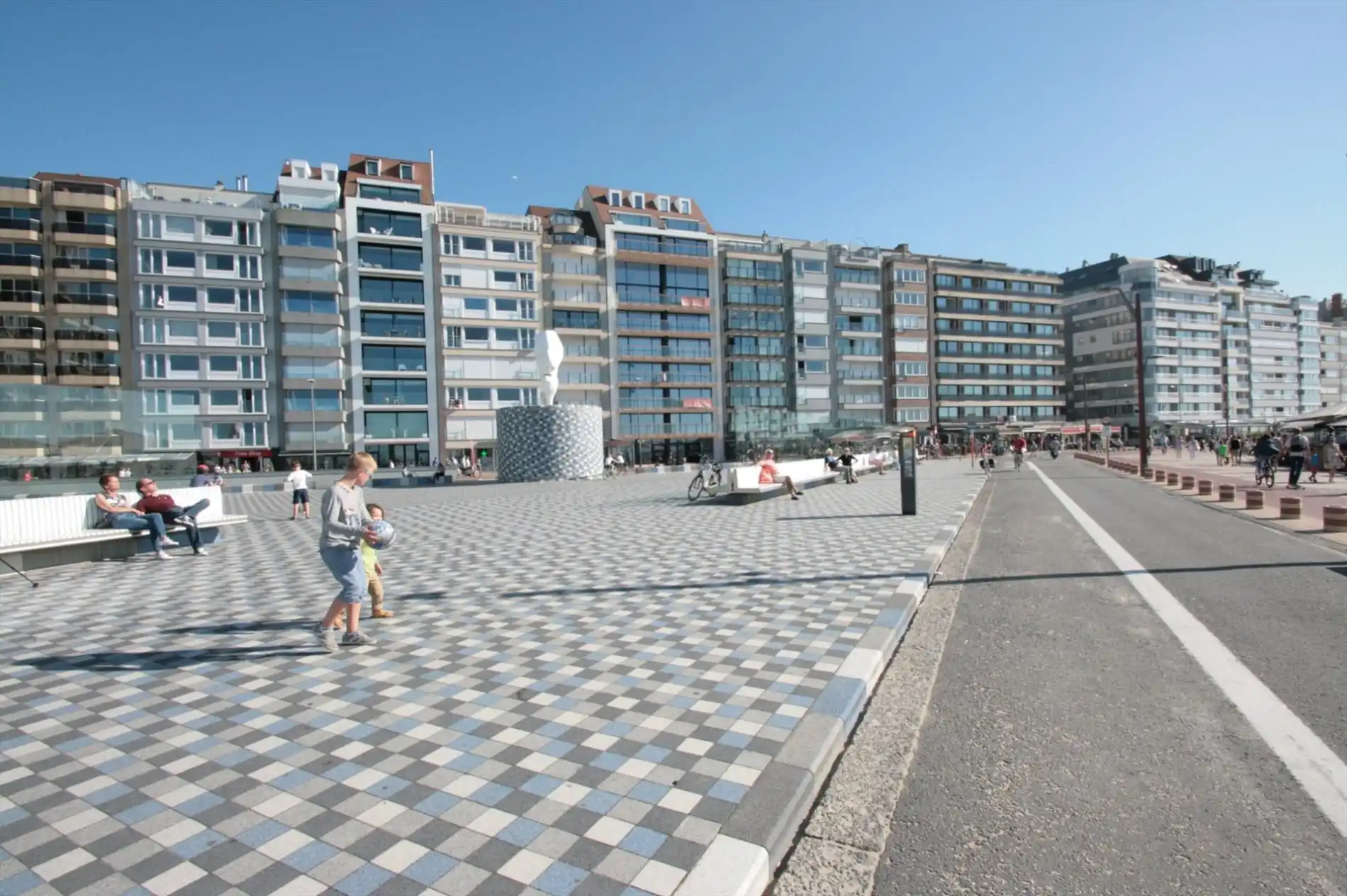 Verhuurd restaurant te koop nieuwbouwproject Res Midan van 302m² Rubensplein foto 4