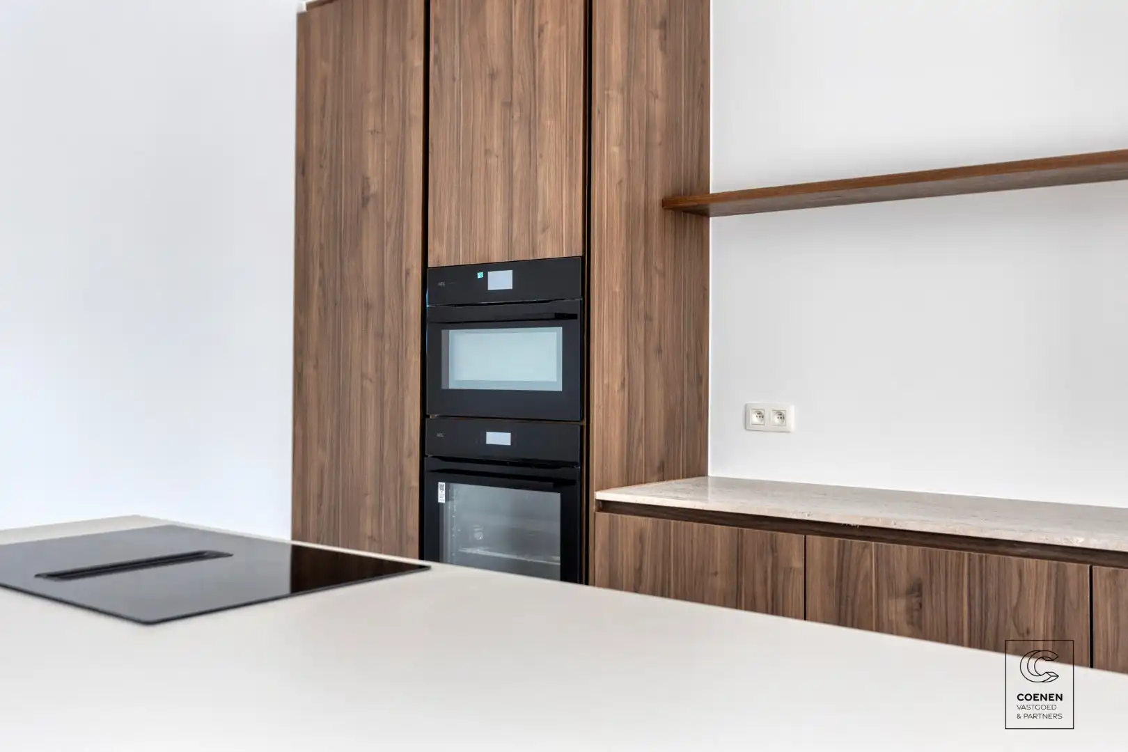 Prachtig gerenoveerde woning met 4 slpk, 2 badkamer en riante tuin op een toplocatie te Rijmenam! foto 10