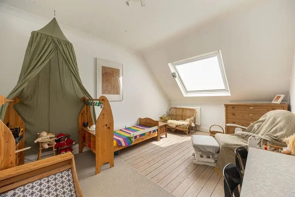 Karaktervolle gezinswoning met 4 slaapkamers en zonnige stadstuin foto 21