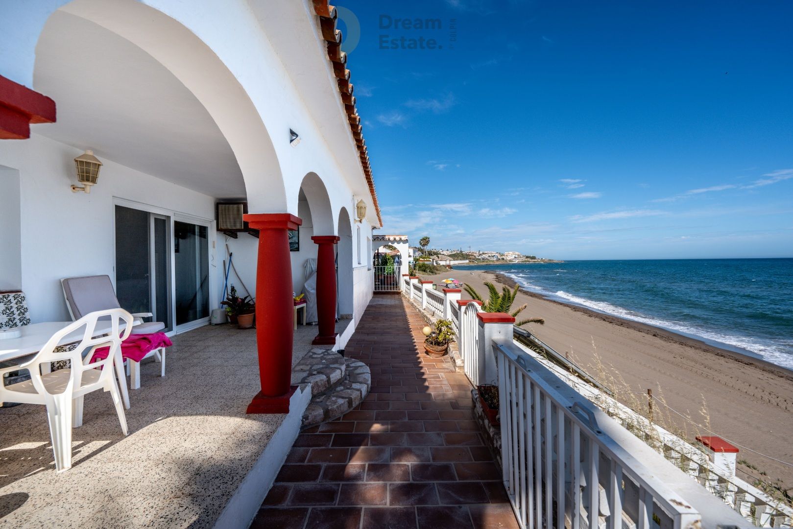 Charmante 'on the beach' villa te Mijas Costa, Chaparral. foto 2