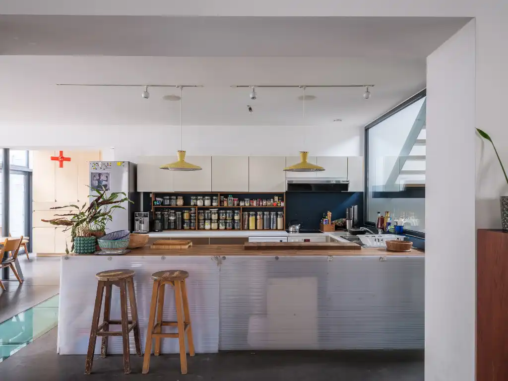 Bijzonder ruime duplex loft (263 m2&nbsp;bvo) met buitenruimte, 3 slaapkamers, 2 badkamers en inpandige garage nabij de Vrijdagsmarkt. foto 7