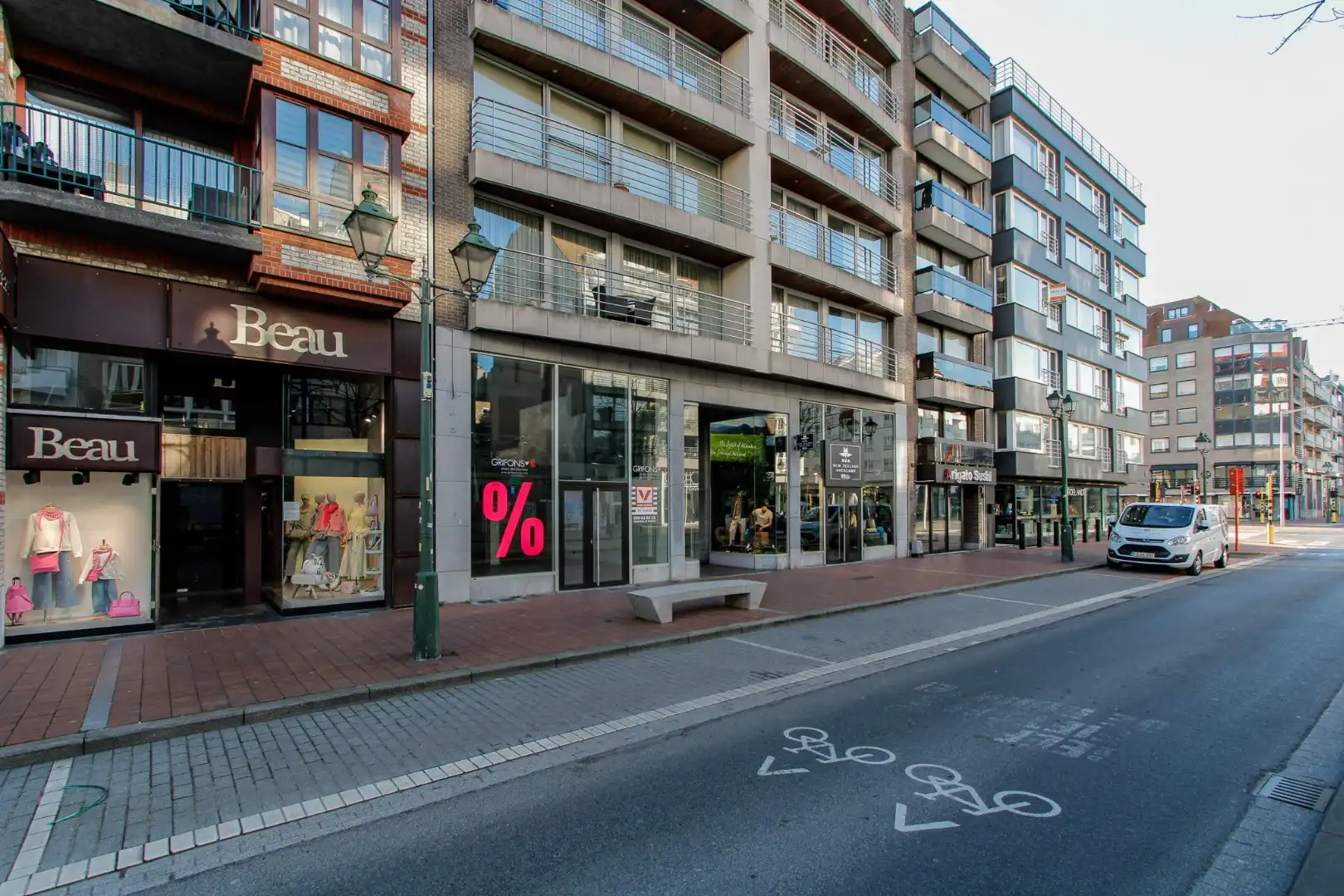 Centraal gelegen winkelpand met mezzanine Lippenslaan 162 foto 4