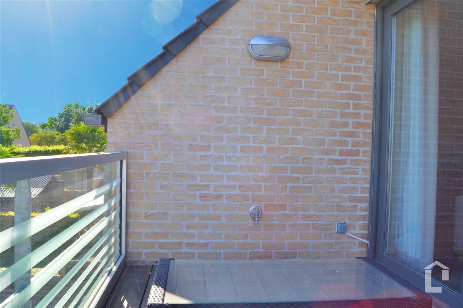 Recent 2-slaapkamer appartement met zonnig terras te Zingem foto 7