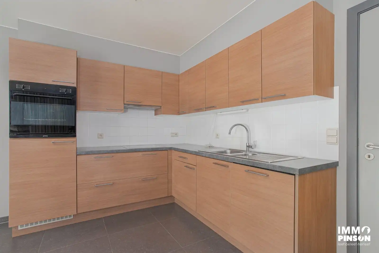 Appartement met twee slaapkamers met balkon in centrum foto 3