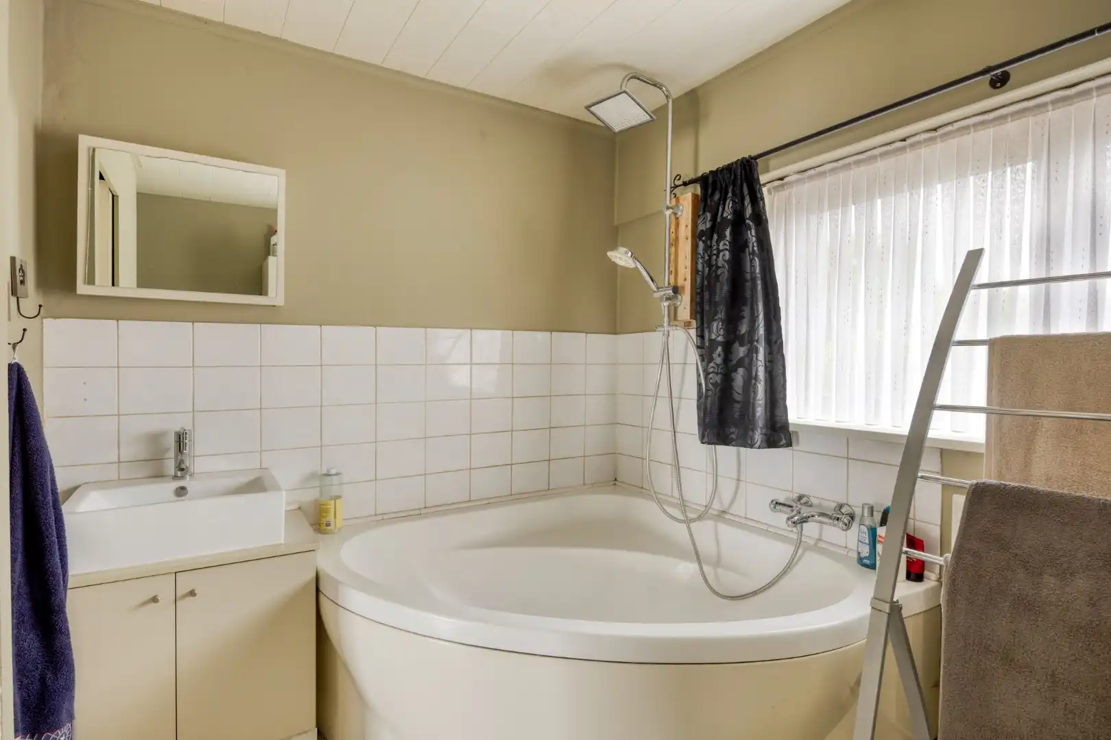 Instapklare woning met 3 slpks, zonnige tuin en vlotte bereikbaarheid !  foto 15