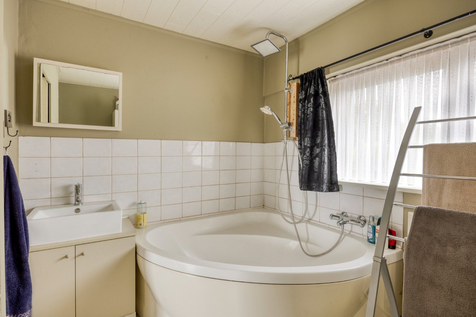 Instapklare woning met 3 slpks, zonnige tuin en vlotte bereikbaarheid !  foto 15