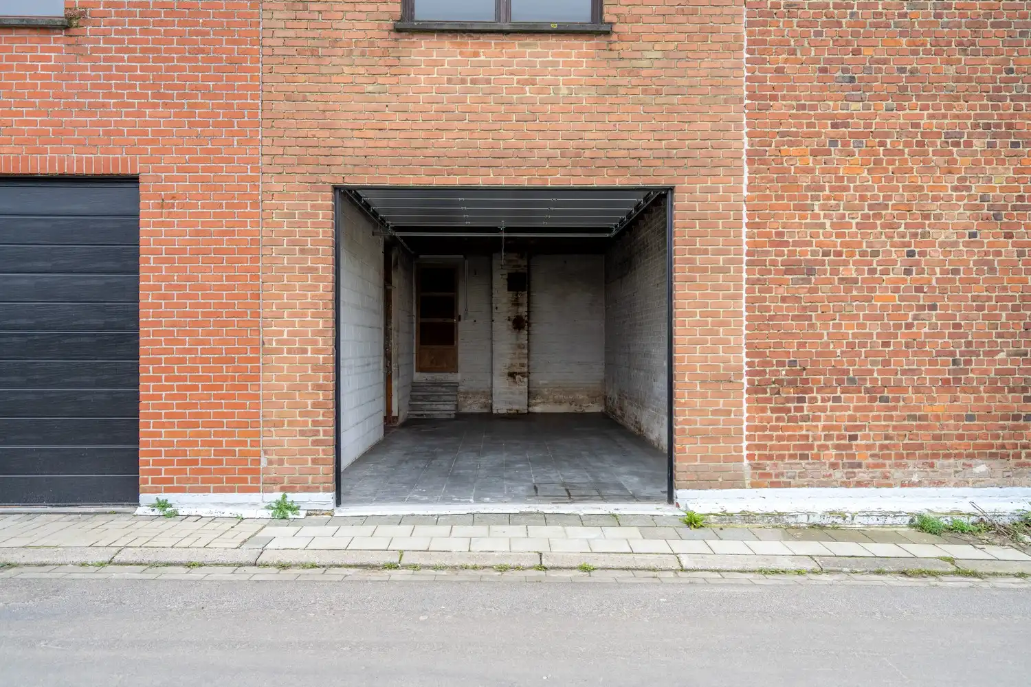 OPSLAGPLAATS IN HARELBEKE foto {{pictureIndex}}