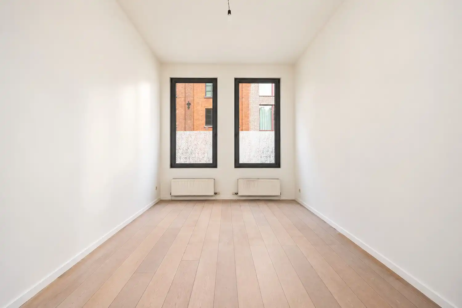 Volledig gerenoveerd gelijkvloers appartement met zuidoost-gericht koertje in Antwerpen foto 5