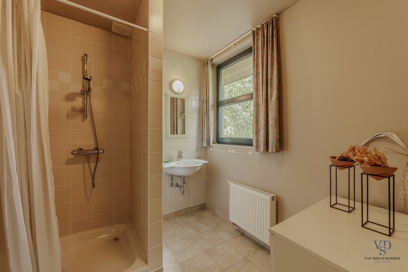 Tijdloze villa in 't groen.  foto 32