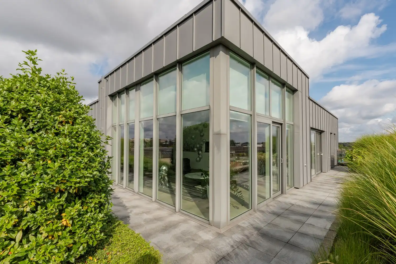 Exclusief penthouse van 234 m² met 195 m² aan terrassen in hartje Overpelt foto 53