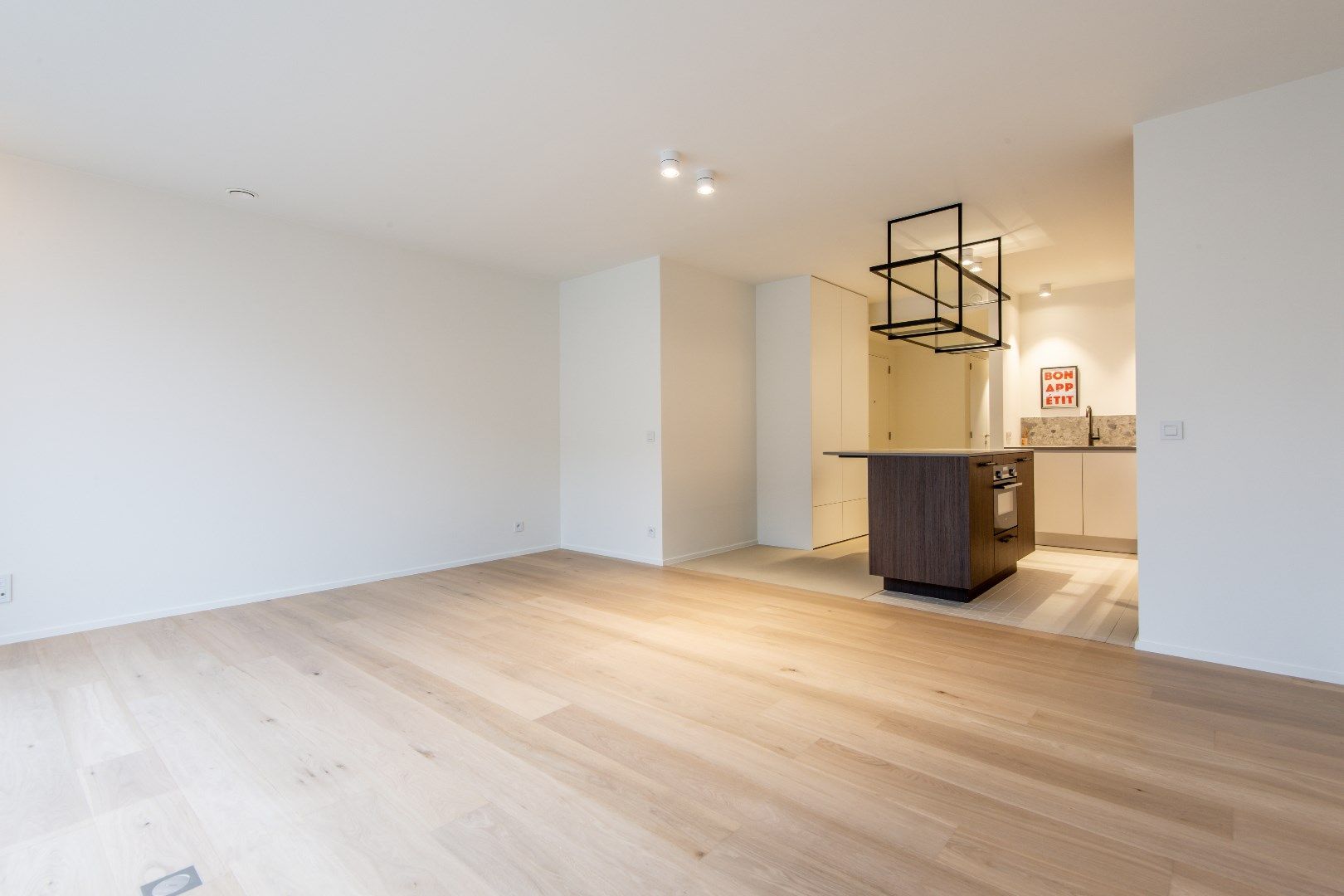 Nieuw appartement gelegen in het centrum van Knokke ( P. Parmentierlaan). Parking te koop foto 5