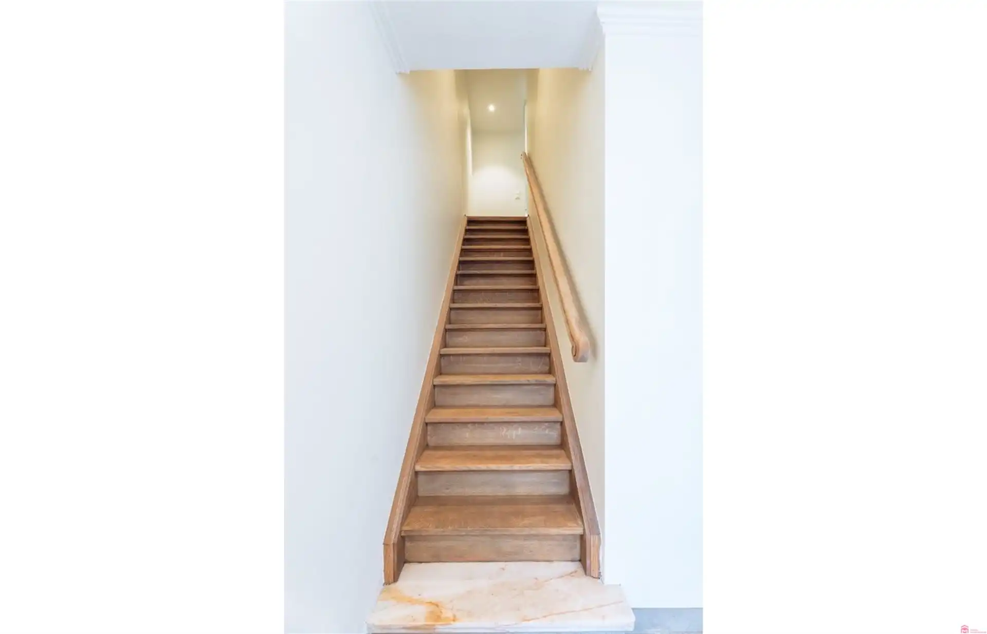 Volledig gerenoveerd appartement met zalig terras foto 4