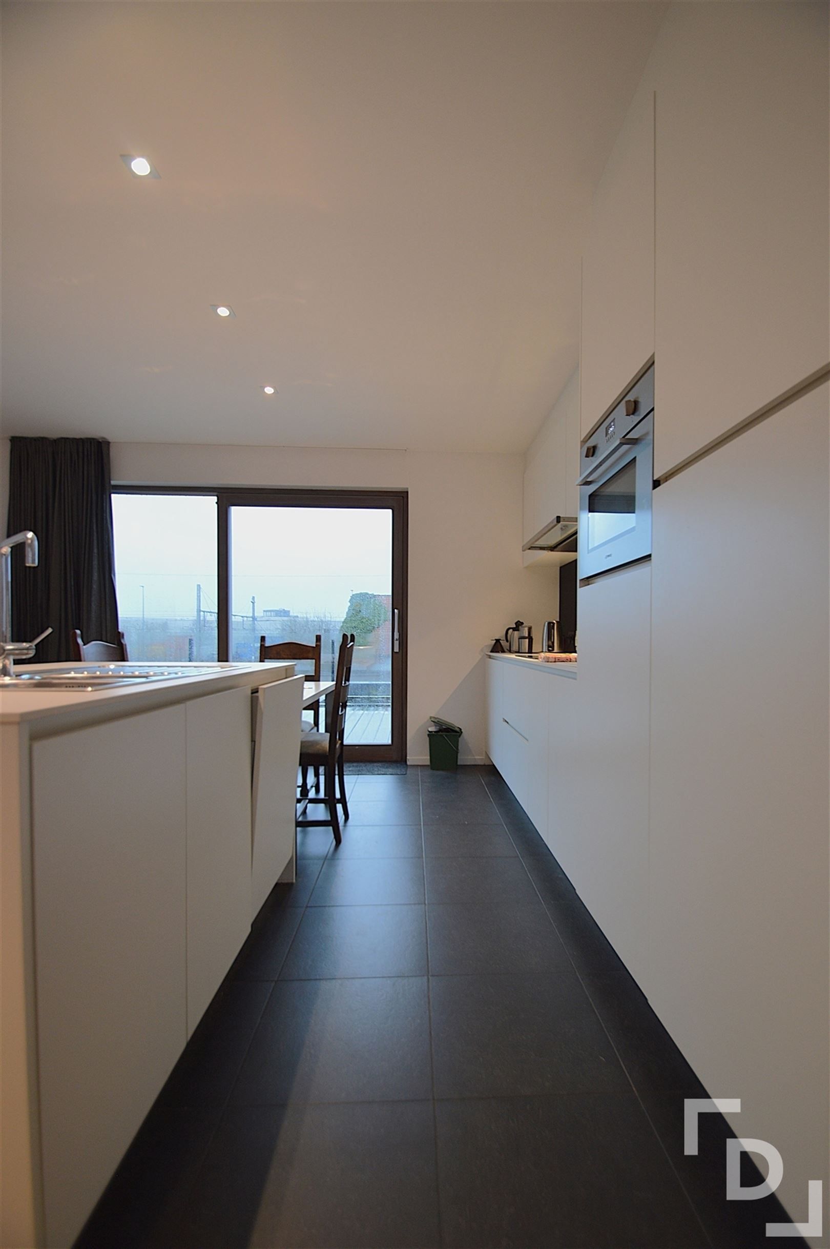 Duplexappartement met garage in centrum Poperinge foto 7