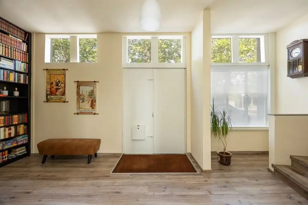 Unieke woning met eclectische gevels en dakterras foto 25