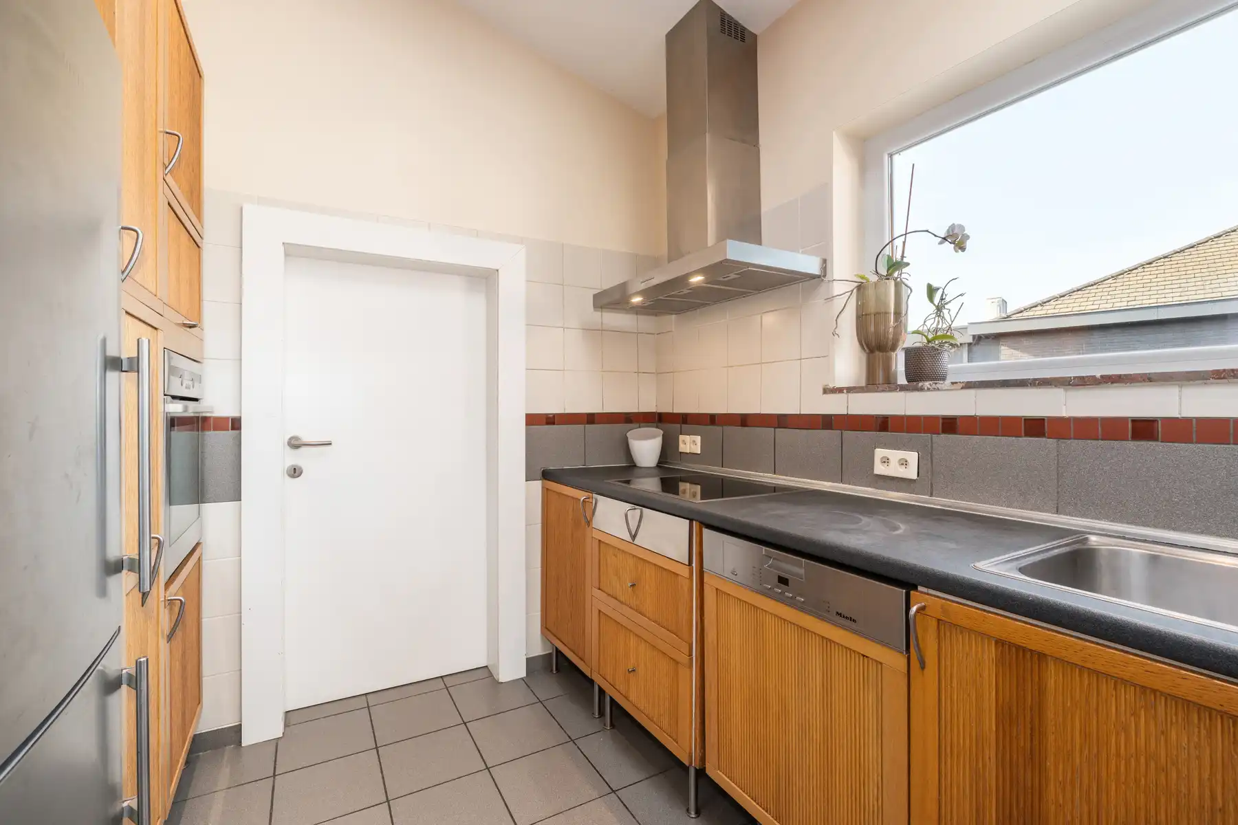 Woning met 4 slaapkamer, 2 badkamers en garage/atelier foto 11