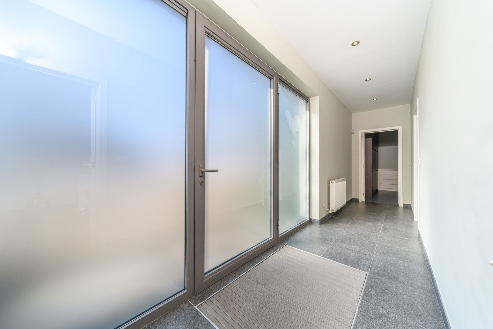 Zeer ruime en kwalitatief afgewerkte villa te Gijzegem foto 17