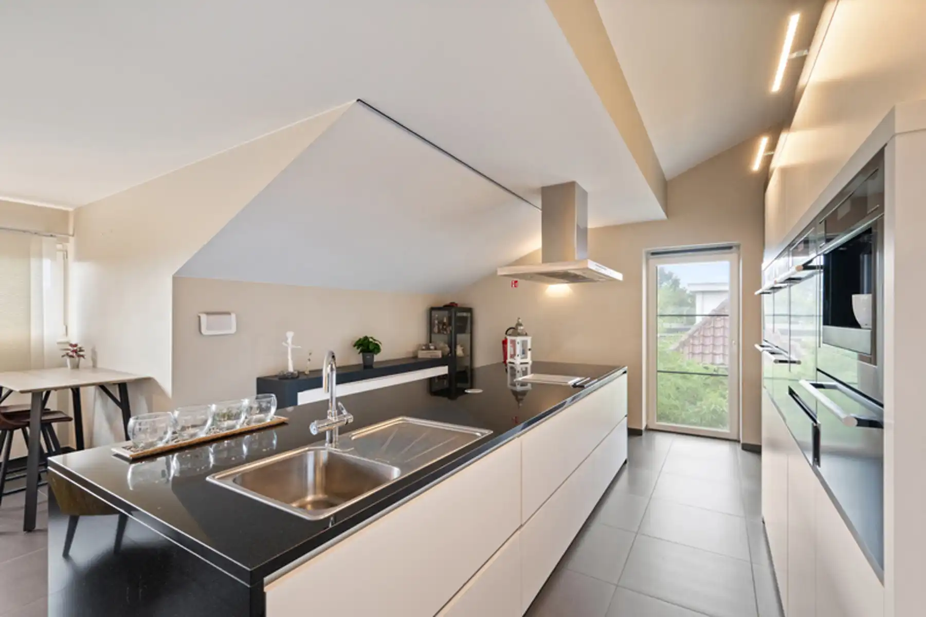 Rustig gelegen energie zuinige villa !!! foto 5