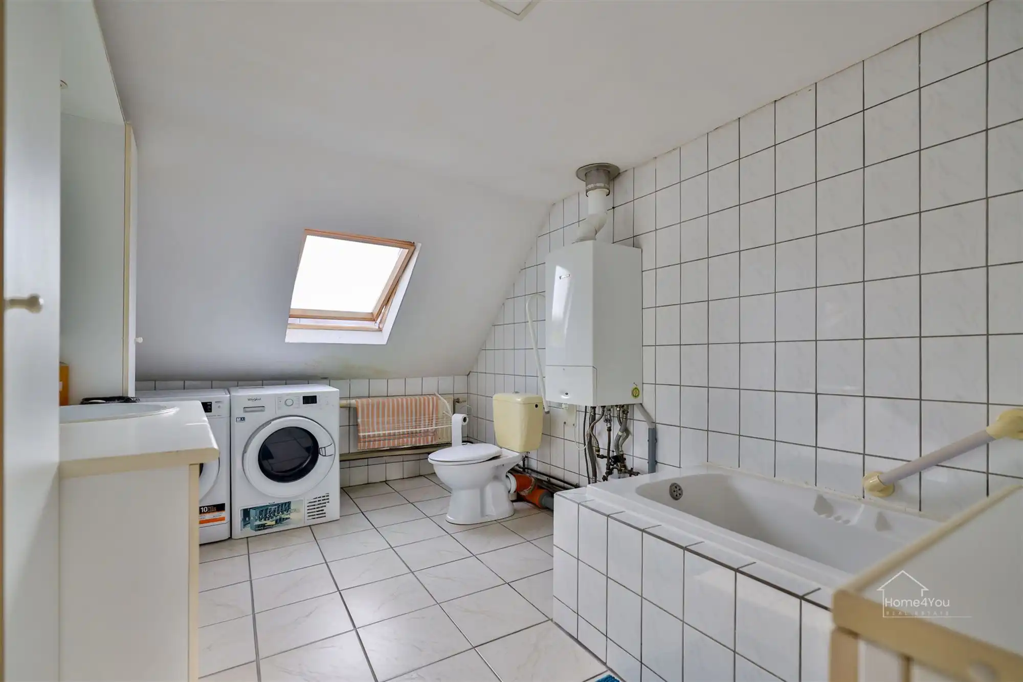 Ruime woning met meerdere slaapkamers en overdekt terras  foto 32