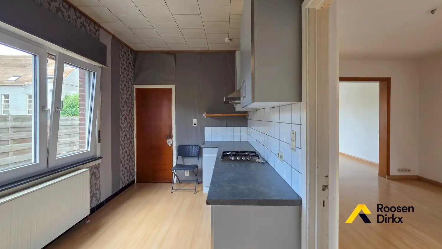 Charmante HOB gezinswoning met degelijke basisstructuur, 3 slaapkamers hartje Bree foto 14