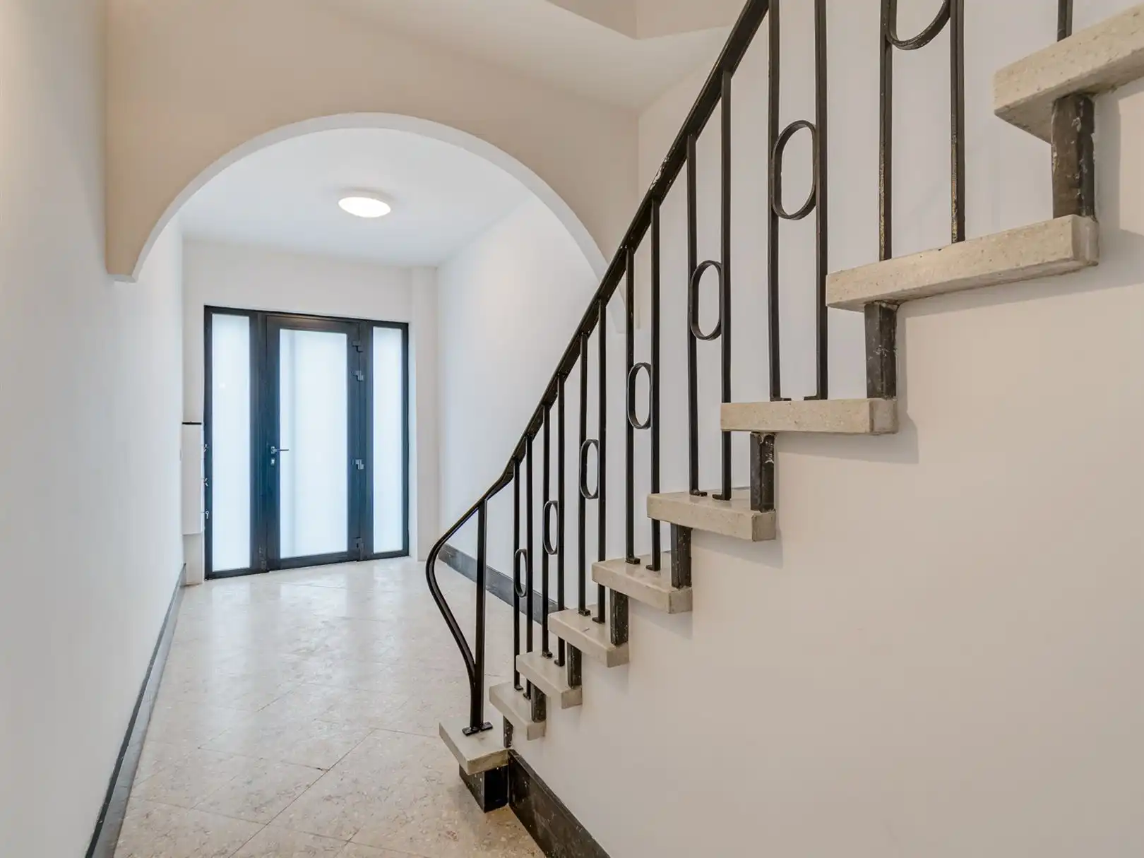 Licht en ruim 2-slaapkamerappartement met zuidwest georiënteerd terras.  foto 24