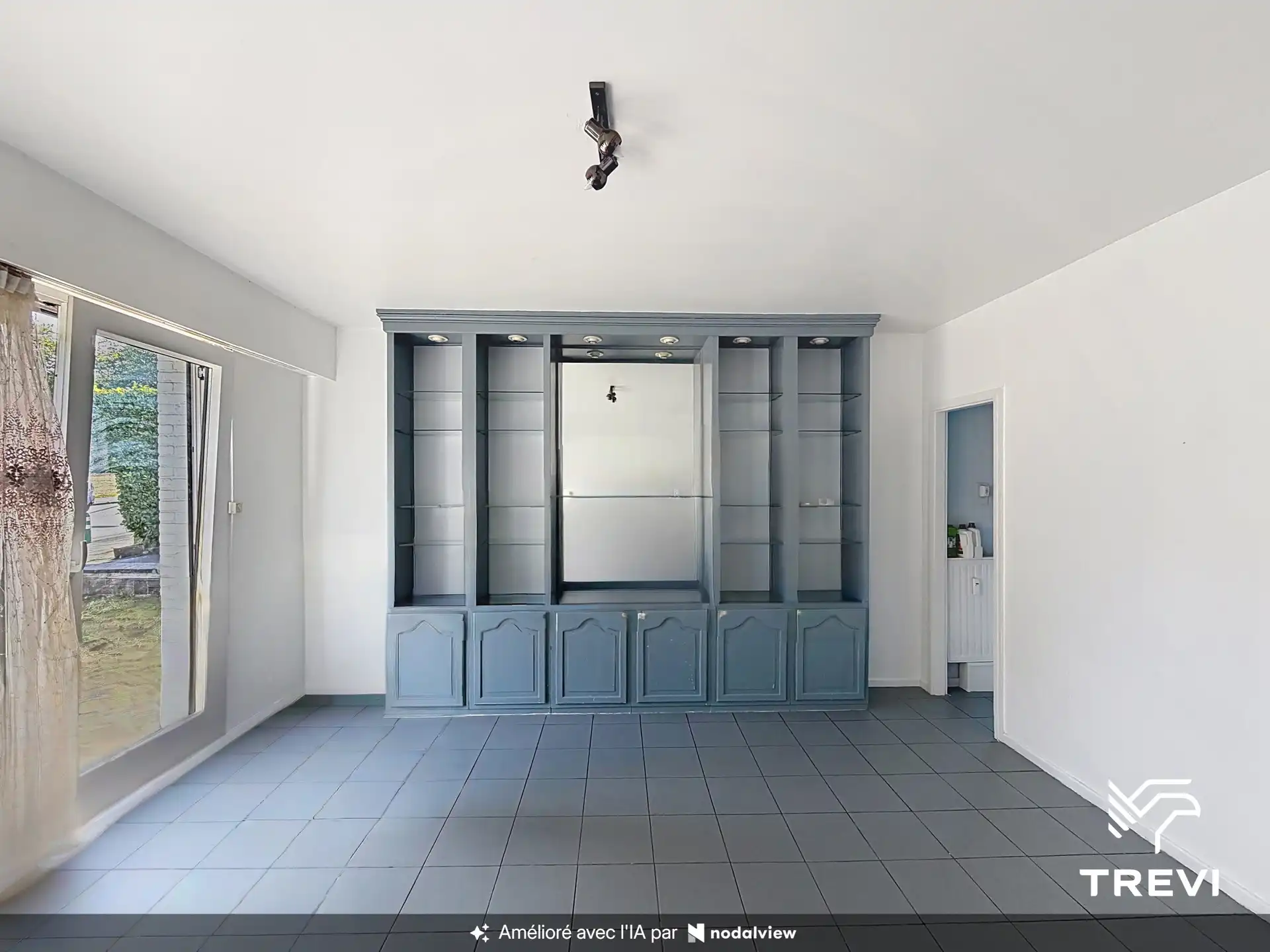 Gerenoveerd appartement met 1 slaapkamer + parkeerplaats foto 3