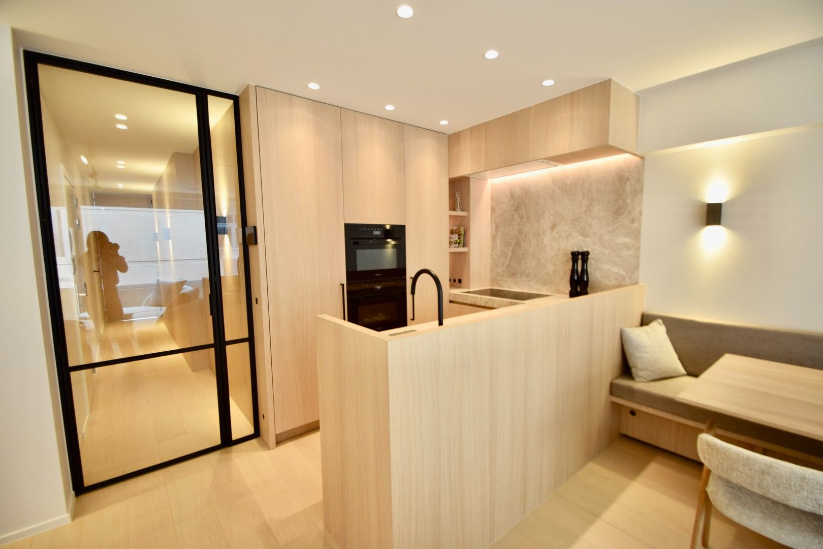 Gerenoveerd appartement met 3 slaapkamers in het centrum van Knokke op 3 stappen van de zee. foto 8